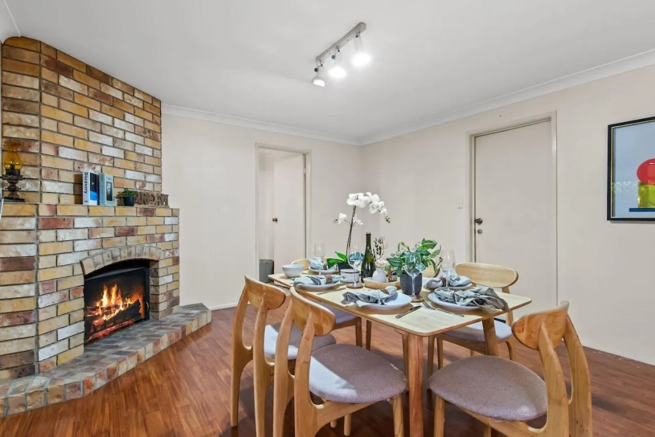 Peaceful 4Br At Sunnybank Cbd With 2Parking Yard And Mall contacts
